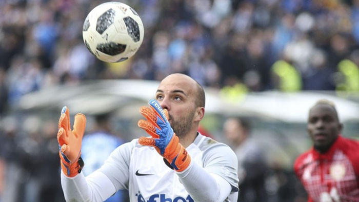 Вратарят Николай Михайлов е сериозно решен бързо да влезе в